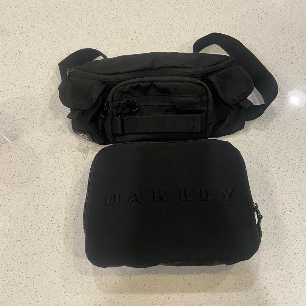 Oakley Men's Packable Backpack and Oakley Fanny pack